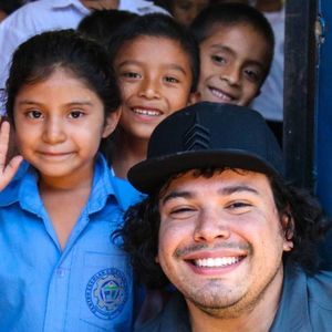 Meet your Posher, Carlos